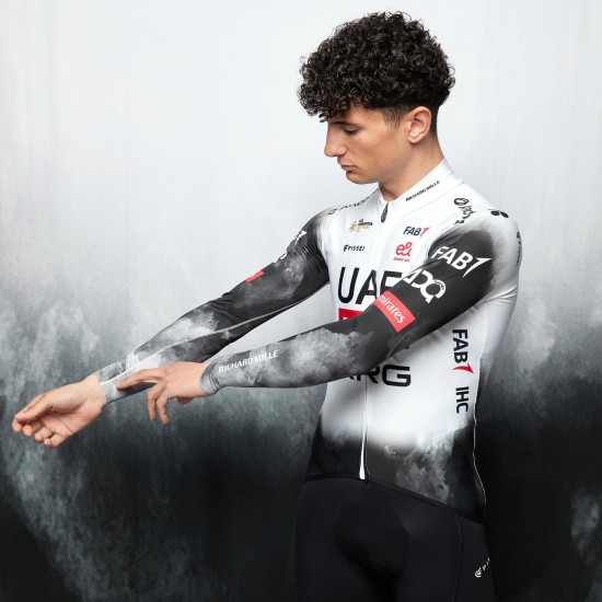 Abbigliamento uomo Maglia a maniche lunghe Primapelle Pissei UAE Team Emirates 2025 Abbigliamento uomo Maglia a maniche lunghe Primapelle Pissei UAE Team Emirates 2025