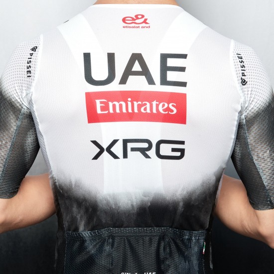 Abbigliamento uomo UAE Team Emirates 2025 Magistrale Maglia Pissei Light Abbigliamento uomo UAE Team Emirates 2025 Magistrale Maglia Pissei Light