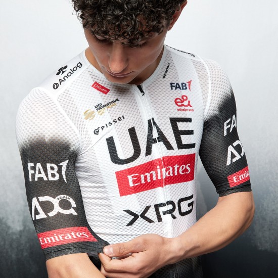 Abbigliamento uomo UAE Team Emirates 2025 Magistrale Maglia Pissei Light Abbigliamento uomo UAE Team Emirates 2025 Magistrale Maglia Pissei Light